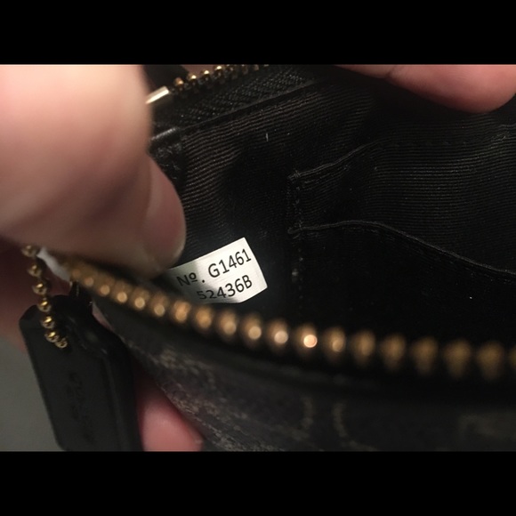 Coach Small Wristlet - Picture 6 of 9